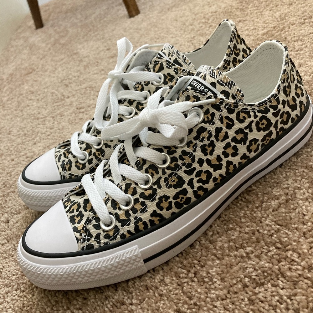 Converse Chuck Taylor All Star Leopard print low top sneaker women’s 7